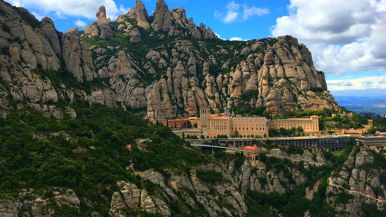 Unlocking The Thrilling Secrets of Monasterio de Montserrat